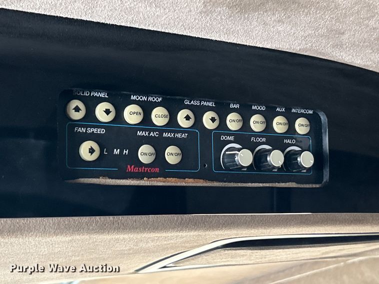 image for item OK9771 2003 Chevrolet Avalanche  limousine