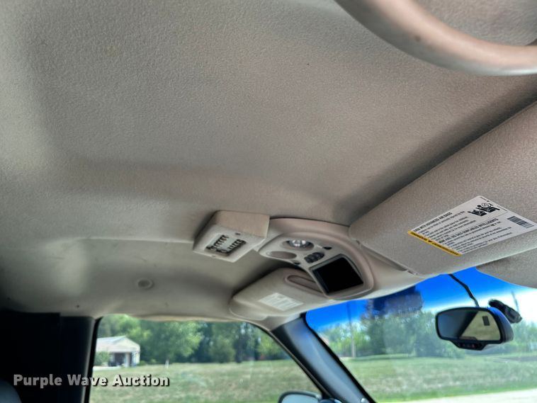 image for item OK9771 2003 Chevrolet Avalanche  limousine