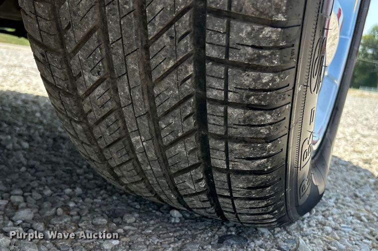 image for item OK9771 2003 Chevrolet Avalanche  limousine