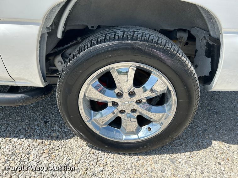 image for item OK9771 2003 Chevrolet Avalanche  limousine