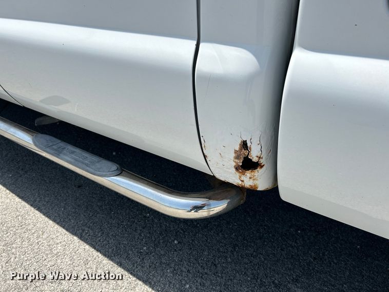 image for item OK9772 2011 Ford F250 Super Duty XLT  Crew Cab pickup truck