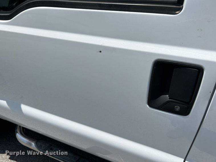 image for item OK9772 2011 Ford F250 Super Duty XLT  Crew Cab pickup truck