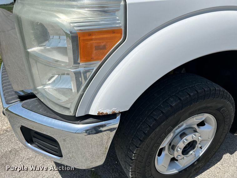 image for item OK9772 2011 Ford F250 Super Duty XLT  Crew Cab pickup truck