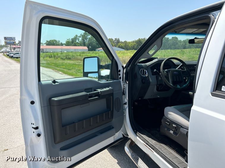 image for item OK9772 2011 Ford F250 Super Duty XLT  Crew Cab pickup truck