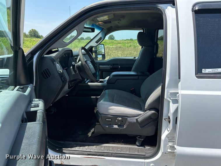 image for item OK9772 2011 Ford F250 Super Duty XLT  Crew Cab pickup truck