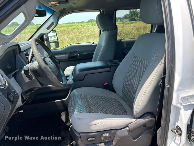 image for item OK9772 2011 Ford F250 Super Duty XLT  Crew Cab pickup truck