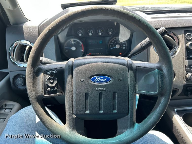 image for item OK9772 2011 Ford F250 Super Duty XLT  Crew Cab pickup truck