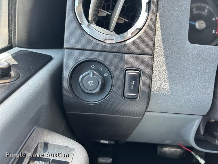 image for item OK9772 2011 Ford F250 Super Duty XLT  Crew Cab pickup truck