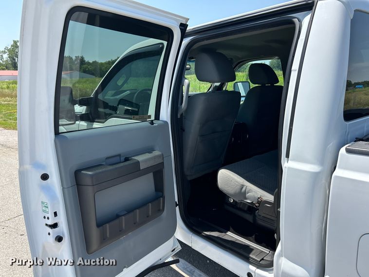 image for item OK9772 2011 Ford F250 Super Duty XLT  Crew Cab pickup truck