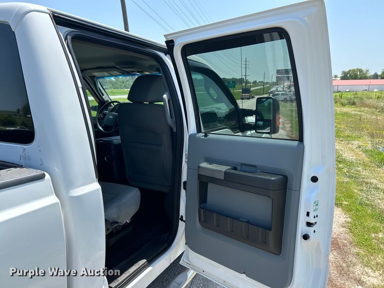 image for item OK9772 2011 Ford F250 Super Duty XLT  Crew Cab pickup truck