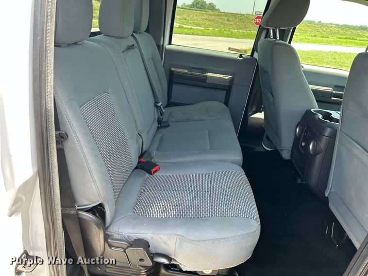 image for item OK9772 2011 Ford F250 Super Duty XLT  Crew Cab pickup truck