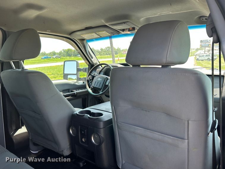 image for item OK9772 2011 Ford F250 Super Duty XLT  Crew Cab pickup truck