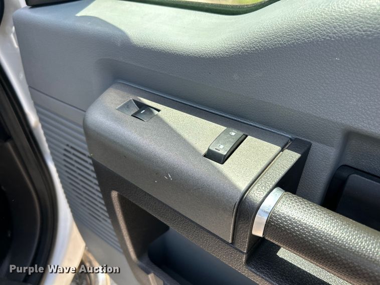 image for item OK9772 2011 Ford F250 Super Duty XLT  Crew Cab pickup truck