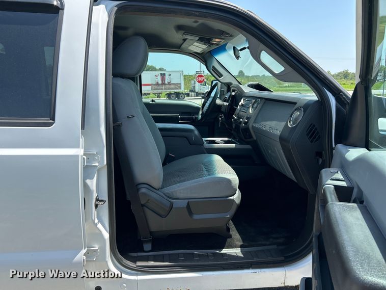 image for item OK9772 2011 Ford F250 Super Duty XLT  Crew Cab pickup truck