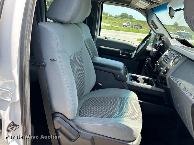 image for item OK9772 2011 Ford F250 Super Duty XLT  Crew Cab pickup truck