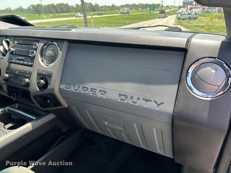 image for item OK9772 2011 Ford F250 Super Duty XLT  Crew Cab pickup truck