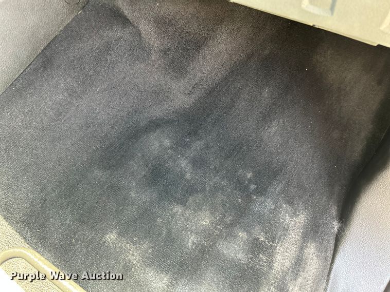 image for item OK9772 2011 Ford F250 Super Duty XLT  Crew Cab pickup truck