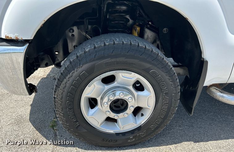 image for item OK9772 2011 Ford F250 Super Duty XLT  Crew Cab pickup truck