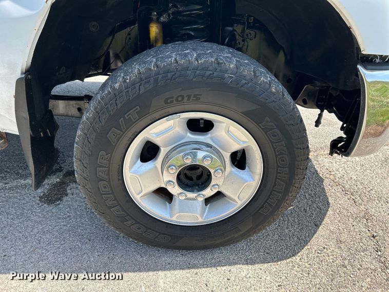 image for item OK9772 2011 Ford F250 Super Duty XLT  Crew Cab pickup truck