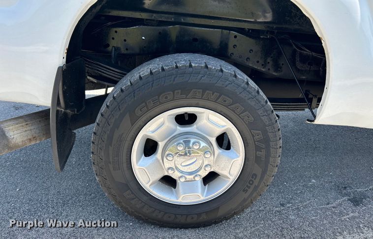 image for item OK9772 2011 Ford F250 Super Duty XLT  Crew Cab pickup truck