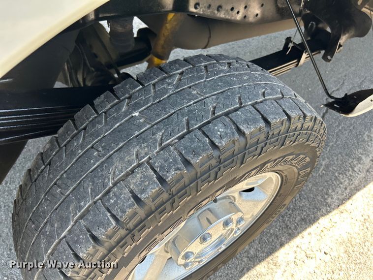 image for item OK9772 2011 Ford F250 Super Duty XLT  Crew Cab pickup truck