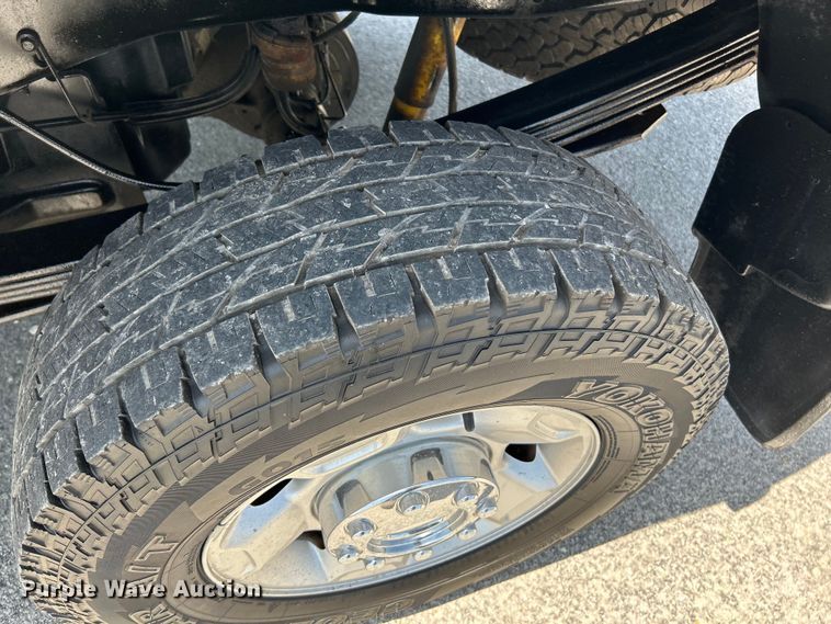 image for item OK9772 2011 Ford F250 Super Duty XLT  Crew Cab pickup truck