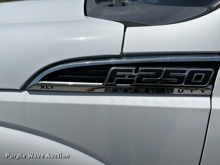 image for item OK9772 2011 Ford F250 Super Duty XLT  Crew Cab pickup truck