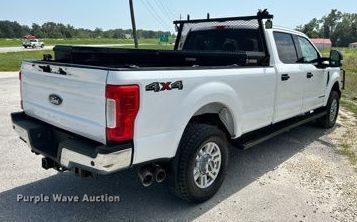 image for item OK9774 2017 Ford F350 Super Duty XLT  Crew Cab pickup truck