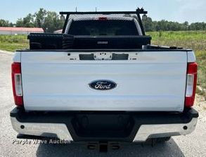 image for item OK9774 2017 Ford F350 Super Duty XLT  Crew Cab pickup truck