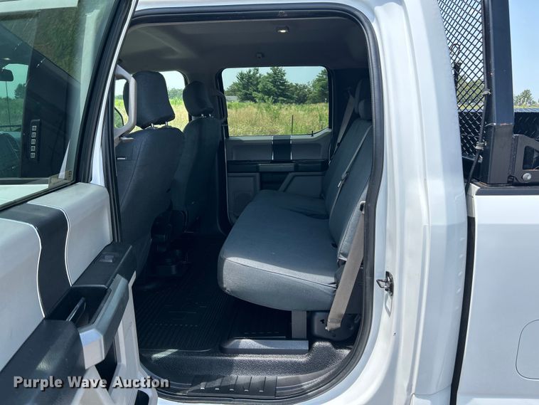 image for item OK9774 2017 Ford F350 Super Duty XLT  Crew Cab pickup truck