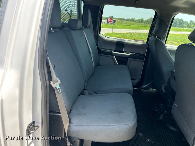 image for item OK9774 2017 Ford F350 Super Duty XLT  Crew Cab pickup truck