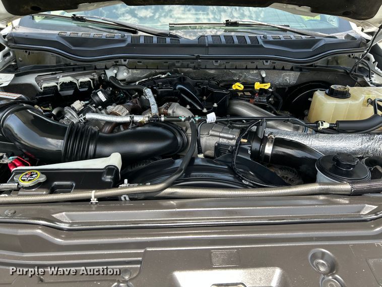 image for item OK9774 2017 Ford F350 Super Duty XLT  Crew Cab pickup truck