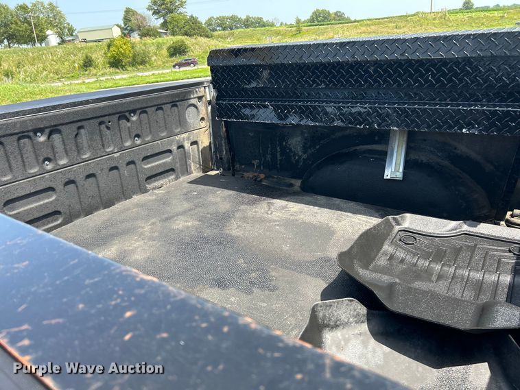 image for item OK9774 2017 Ford F350 Super Duty XLT  Crew Cab pickup truck