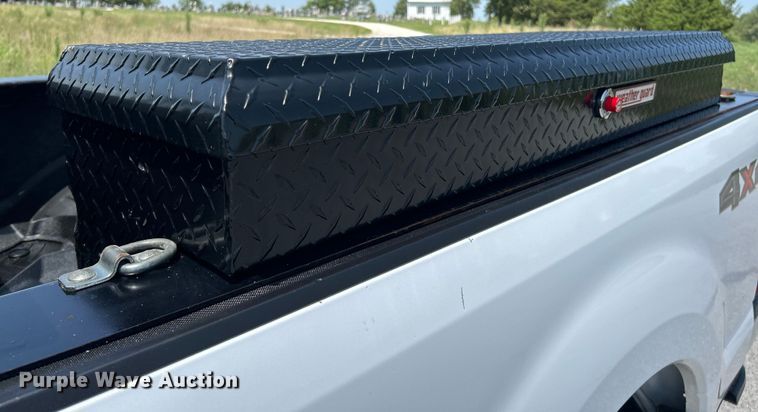 image for item OK9774 2017 Ford F350 Super Duty XLT  Crew Cab pickup truck