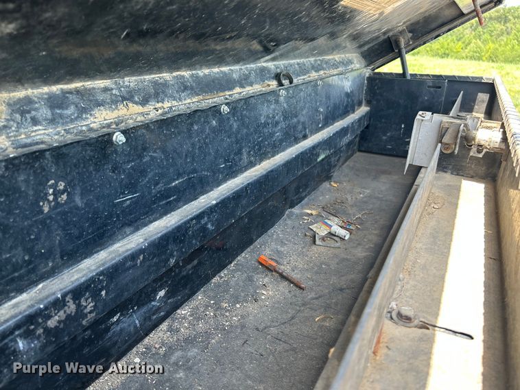 image for item OK9774 2017 Ford F350 Super Duty XLT  Crew Cab pickup truck