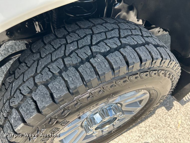 image for item OK9774 2017 Ford F350 Super Duty XLT  Crew Cab pickup truck