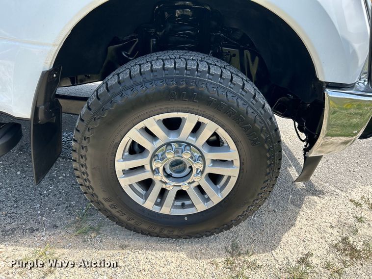 image for item OK9774 2017 Ford F350 Super Duty XLT  Crew Cab pickup truck