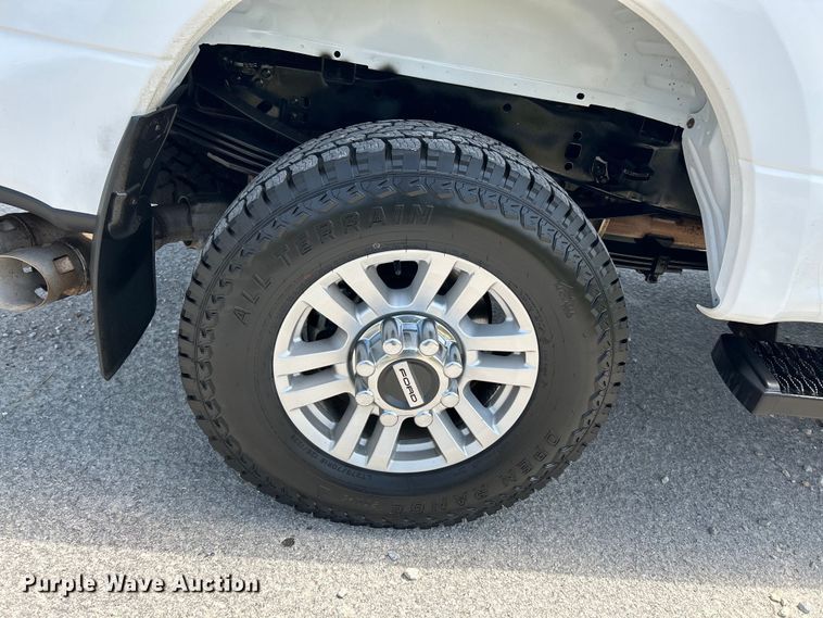 image for item OK9774 2017 Ford F350 Super Duty XLT  Crew Cab pickup truck