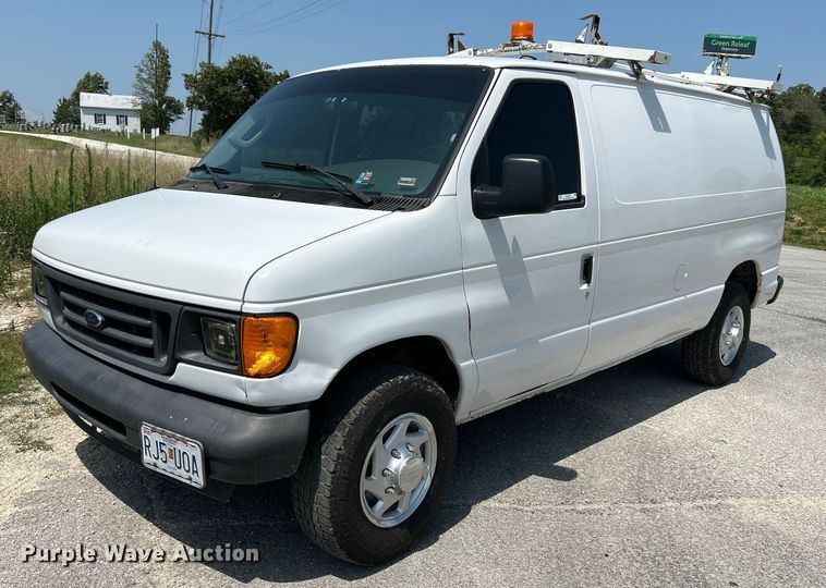 image for item OK9775 2007 Ford E250 Super Duty  van