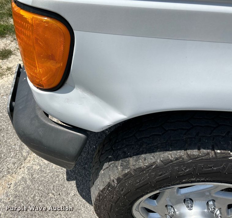 image for item OK9775 2007 Ford E250 Super Duty  van