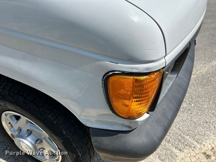 image for item OK9775 2007 Ford E250 Super Duty  van