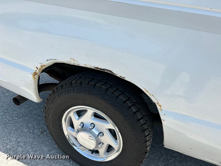 image for item OK9775 2007 Ford E250 Super Duty  van
