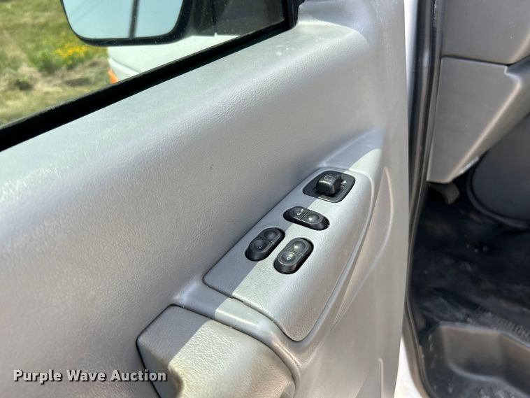 image for item OK9775 2007 Ford E250 Super Duty  van