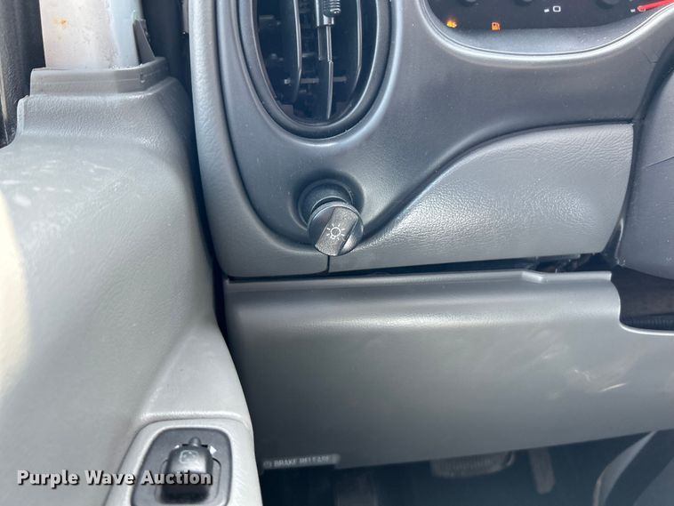 image for item OK9775 2007 Ford E250 Super Duty  van