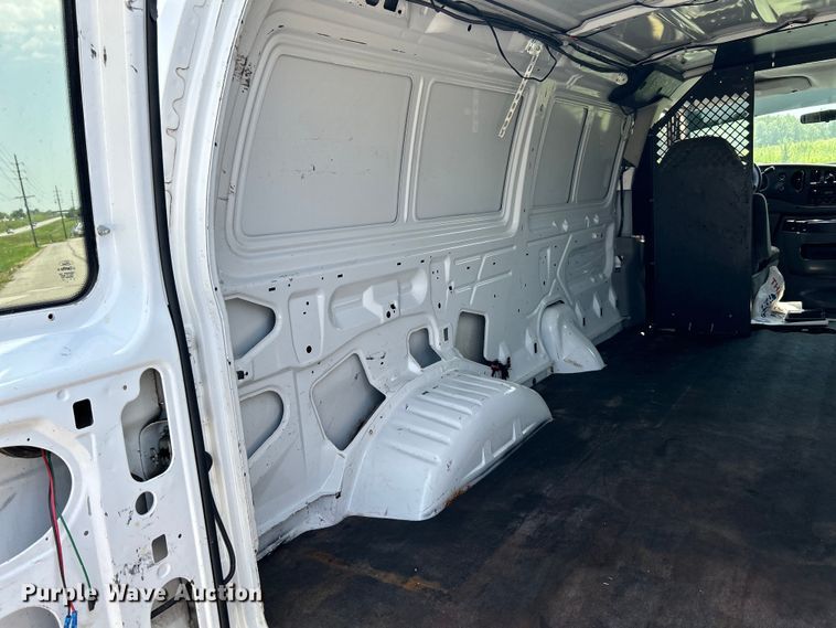 image for item OK9775 2007 Ford E250 Super Duty  van