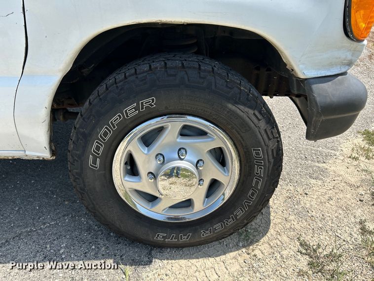 image for item OK9775 2007 Ford E250 Super Duty  van