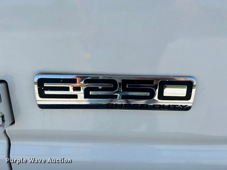 image for item OK9775 2007 Ford E250 Super Duty  van