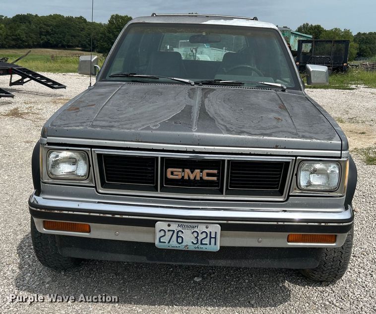 image for item OK9776 1989 GMC S15 Jimmy  SUV