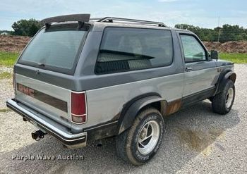 image for item OK9776 1989 GMC S15 Jimmy  SUV