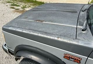 image for item OK9776 1989 GMC S15 Jimmy  SUV